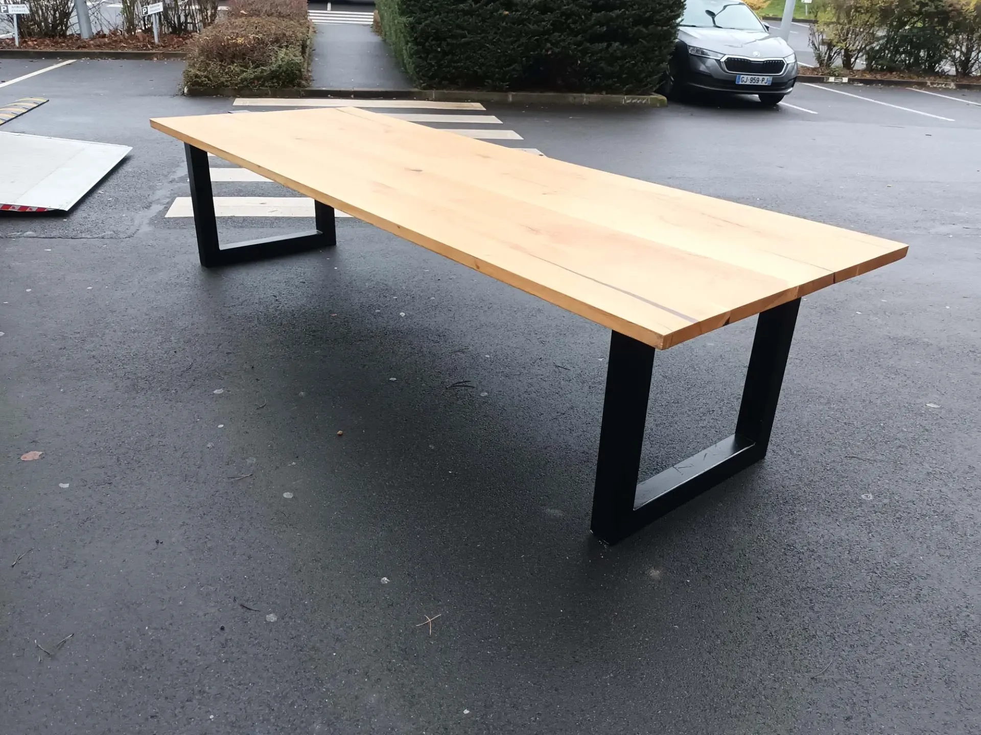 Grande table de conférence ou réunion